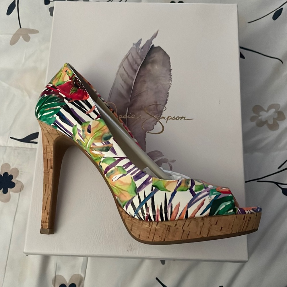 Jessica Simpson heel